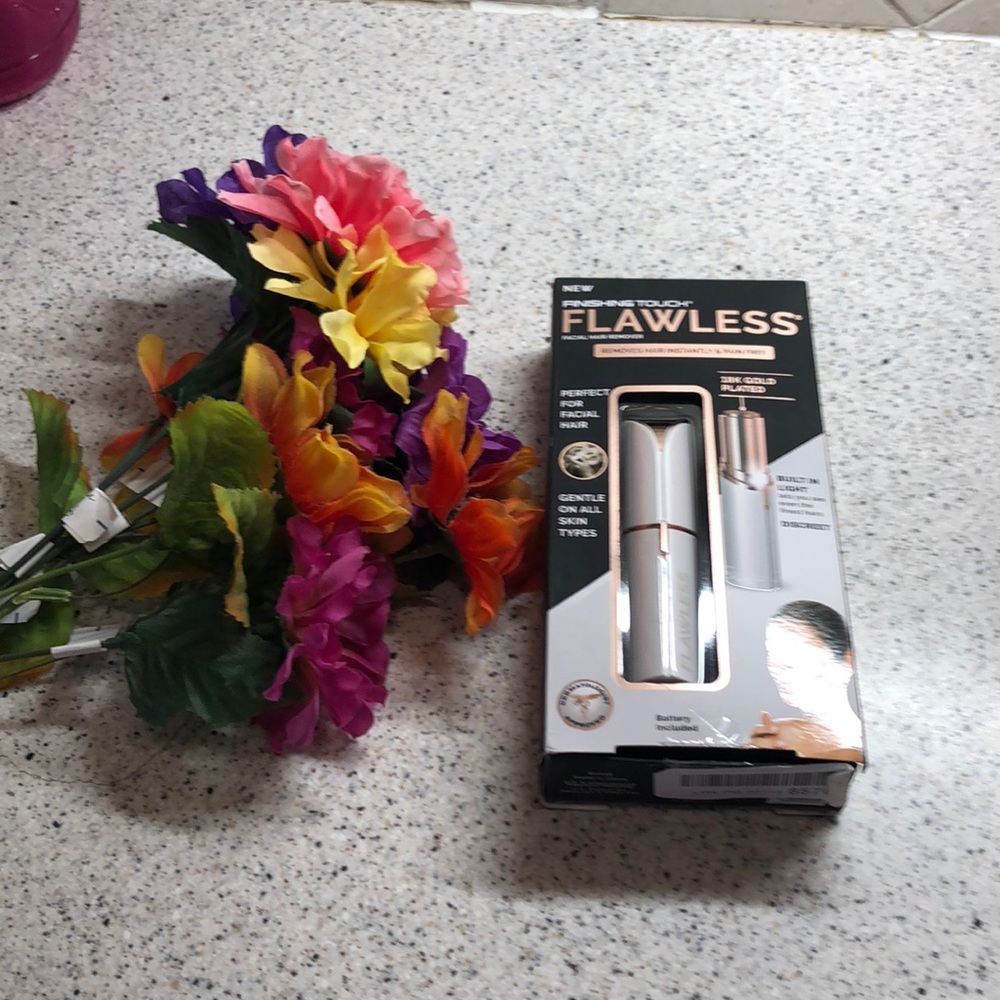 FLAWLESS - Picture 6 of 8